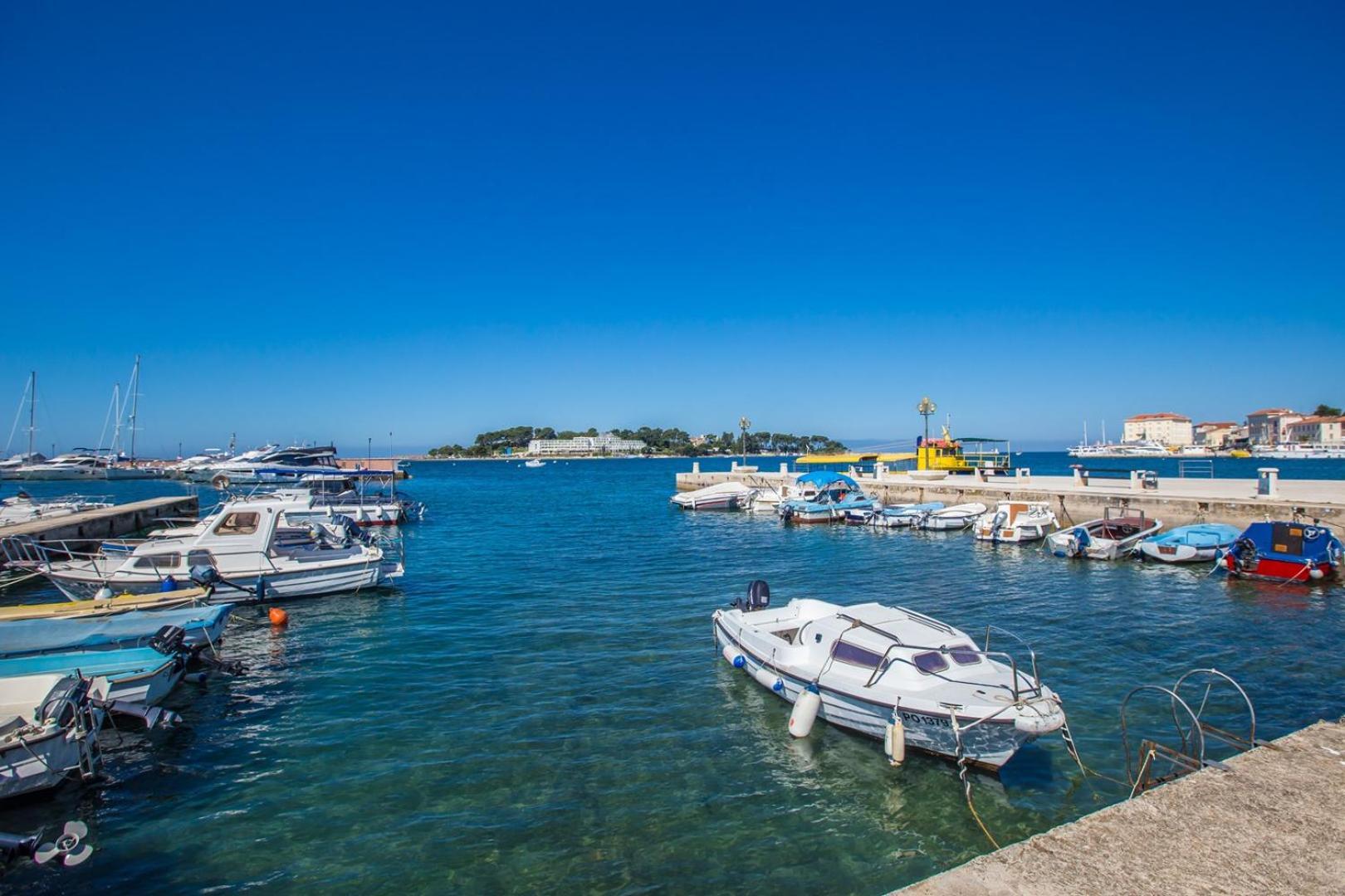 Riva Parenzo *